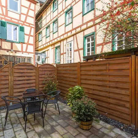 Altstadt Mit Terrasse Wlan アパート バート・ノイェンアール・アールヴァイラー
